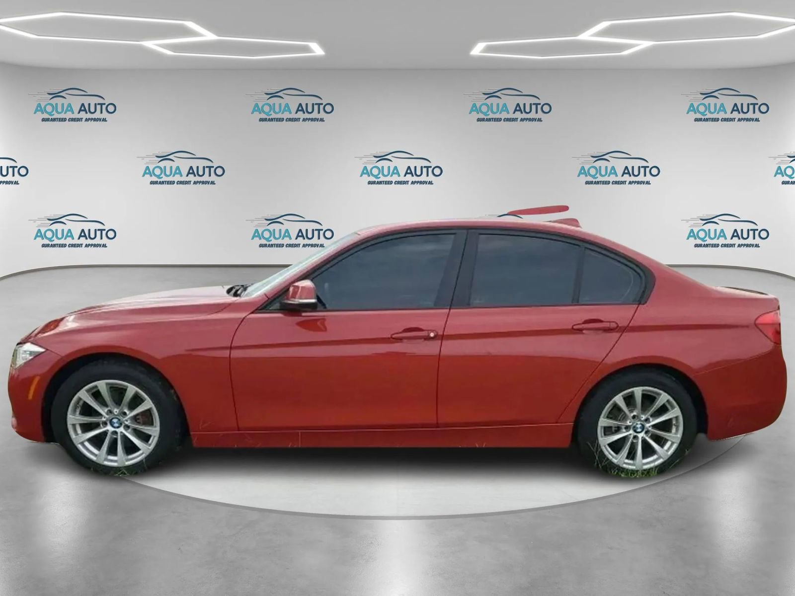 Used 2018 BMW 320i Sedan RWD image 9