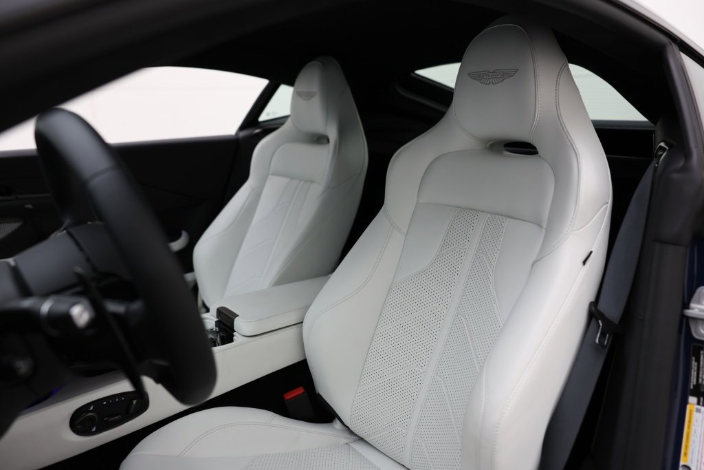 New 2025 Aston Martin V8 Vantage Coupe image 8