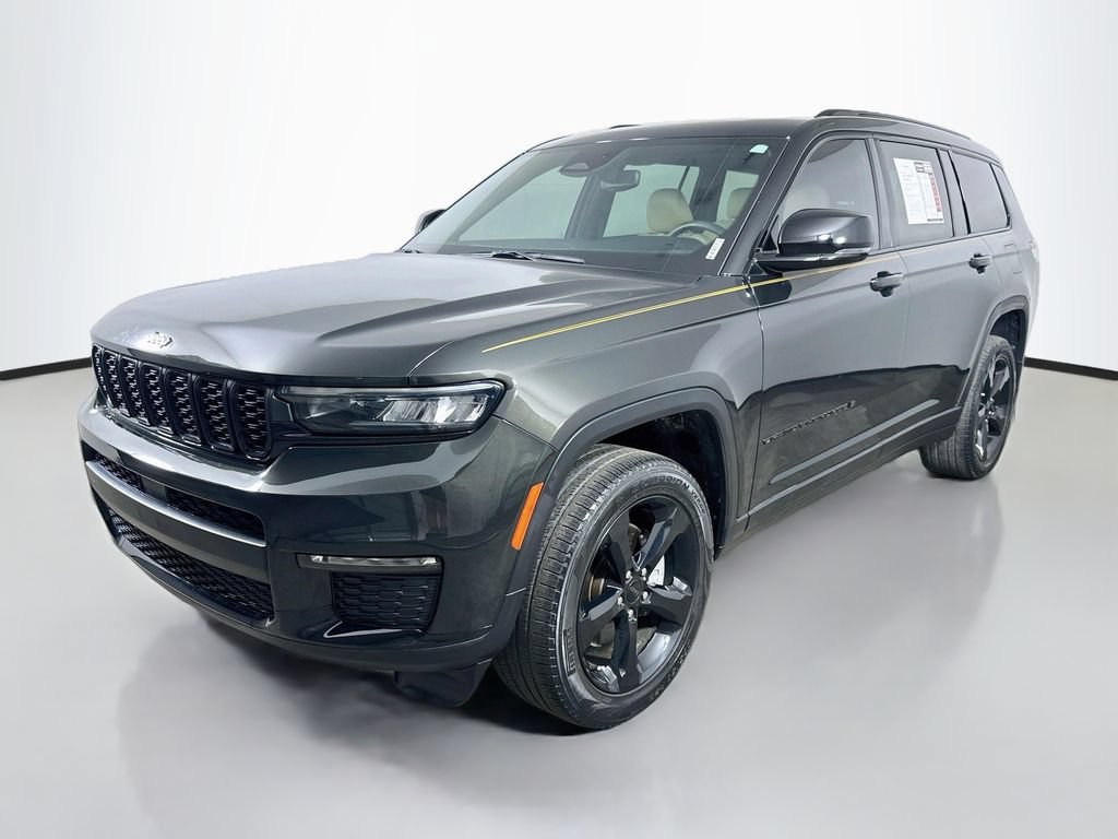 Used 2023 Jeep Grand Cherokee L Limited w/ Black Appearance Package AWD/4WD image 3