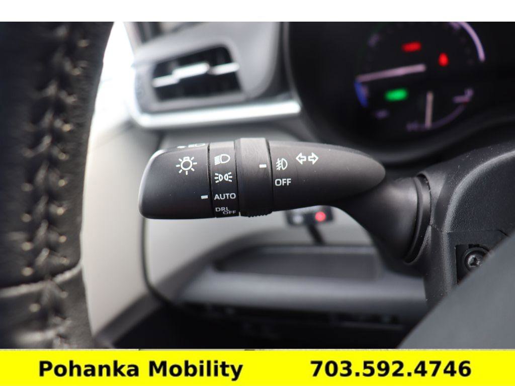 Used 2021 Toyota Sienna XLE w/ XLE Plus Package image 10