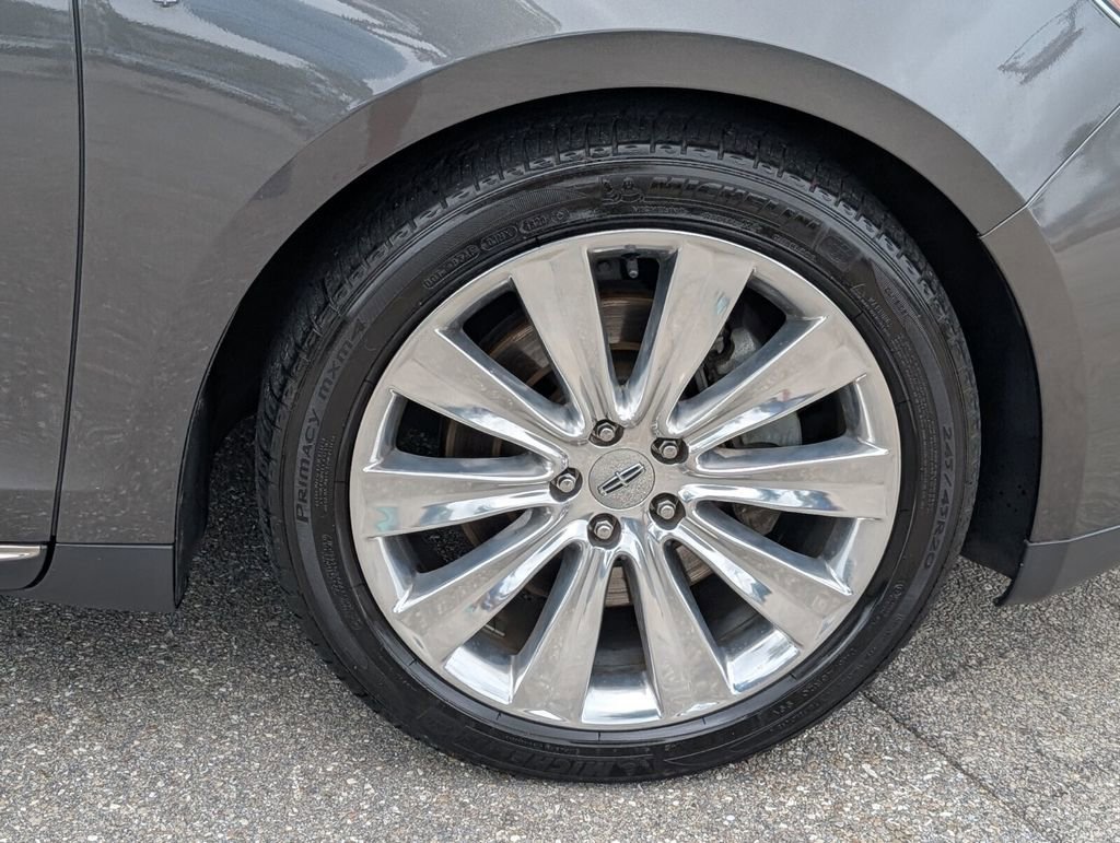 Used 2015 Lincoln MKS AWD w/ Equipment Group 201A image 9