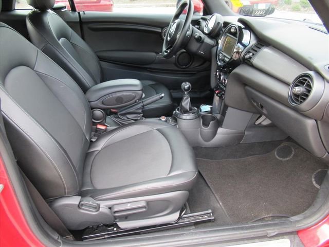 Used 2016 MINI Cooper Convertible image 10