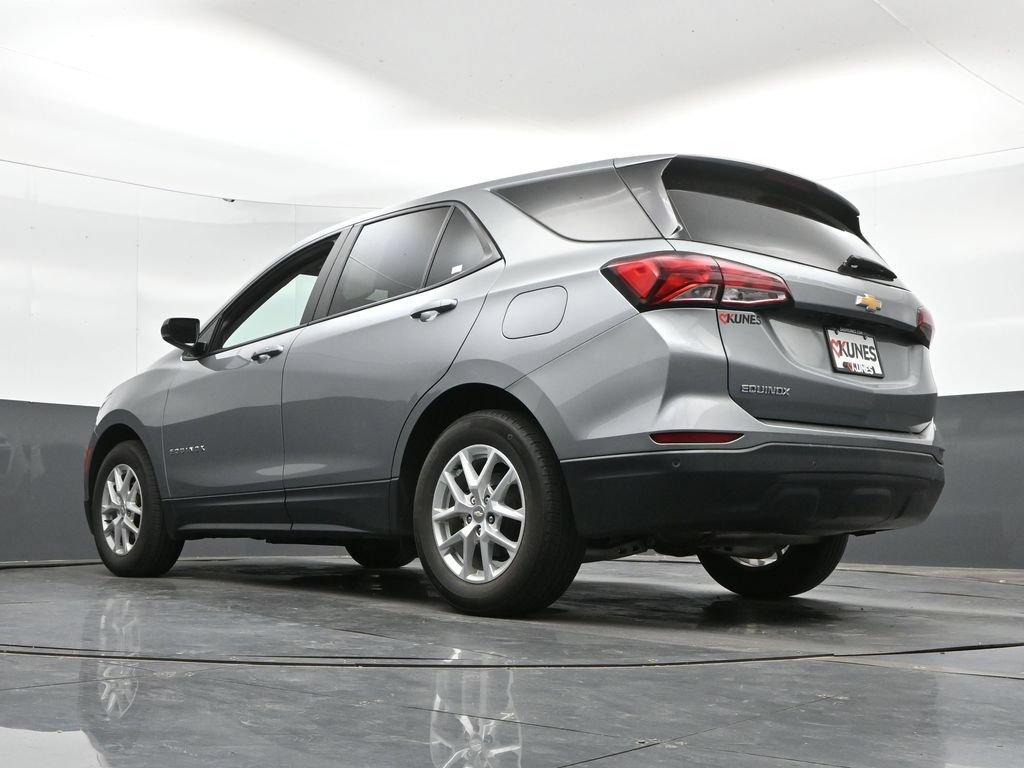 Used 2023 Chevrolet Equinox LS w/ LS Convenience Package FWD image 46
