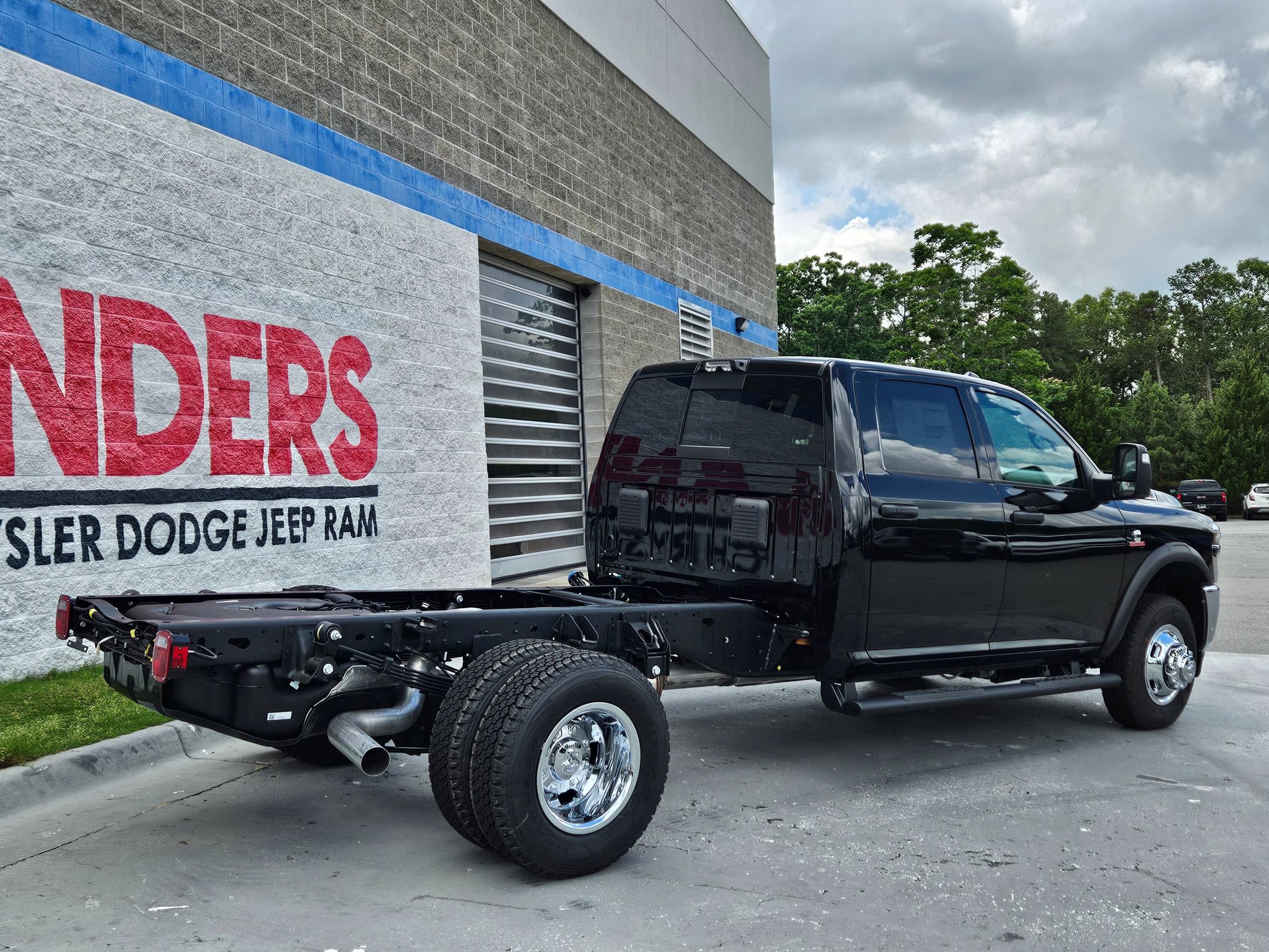New 2026 RAM 3500 Tradesman AWD/4WD image 7