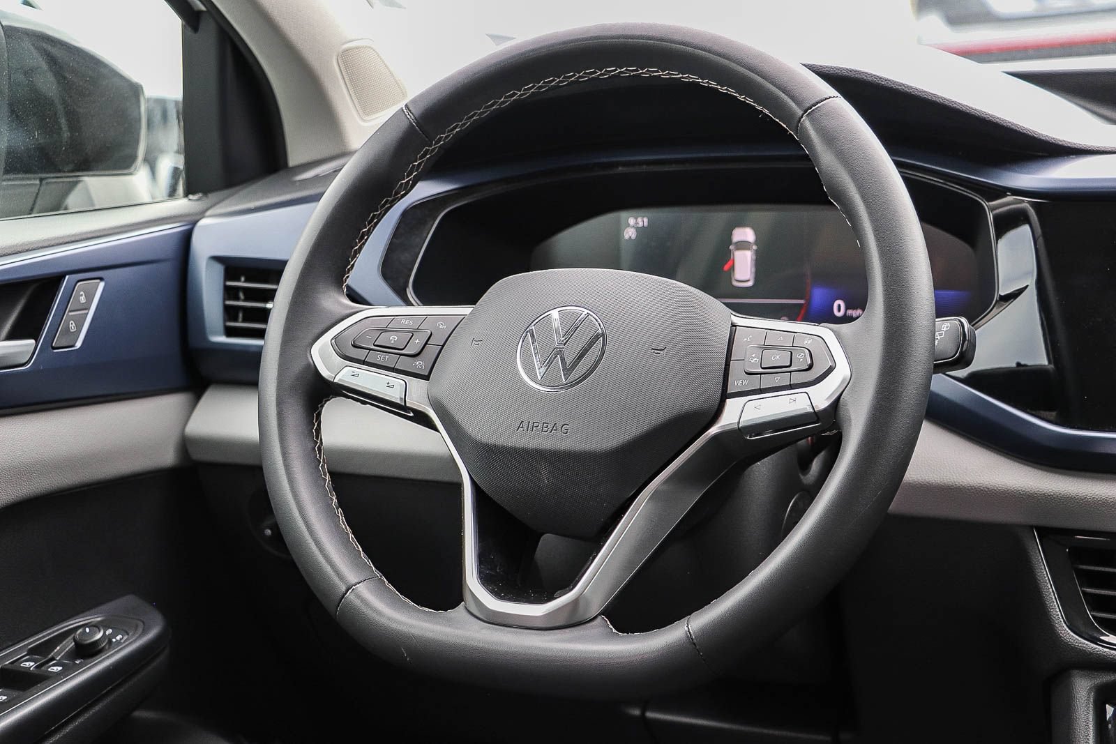 Used 2023 Volkswagen Taos SE w/ Panoramic Sunroof Package FWD image 17