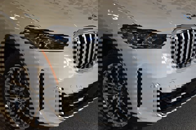 New 2026 BMW X5 xDrive50e image 14