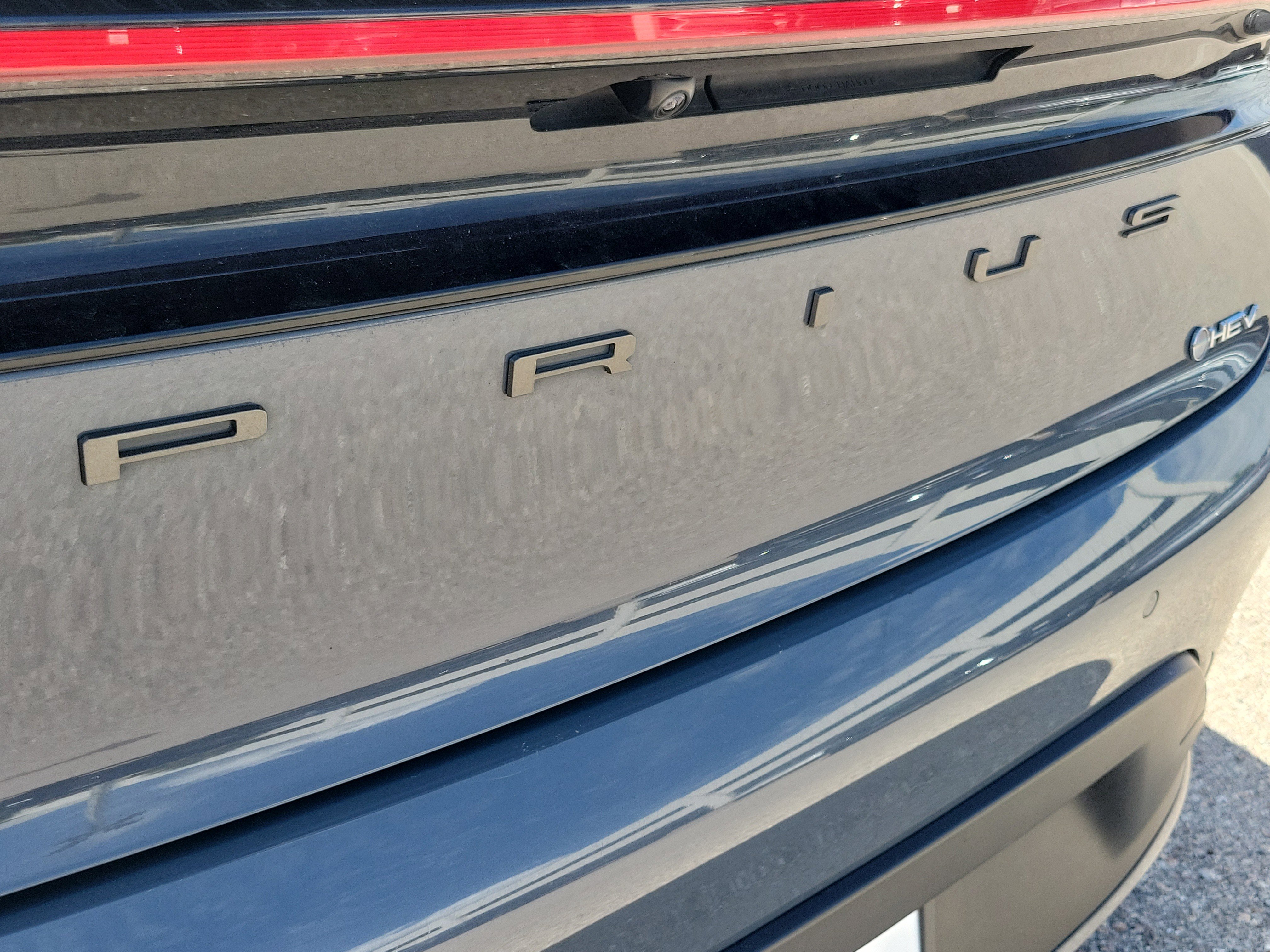 Used 2024 Toyota Prius LE FWD image 10