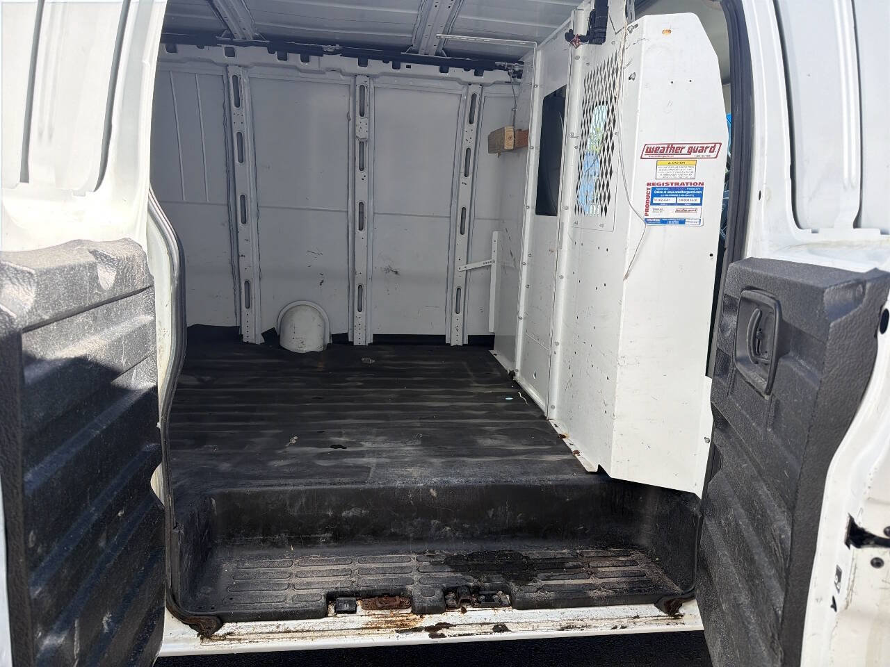 Used 2019 GMC Savana 3500 Extended w/ Chrome Appearance Package RWD image 8