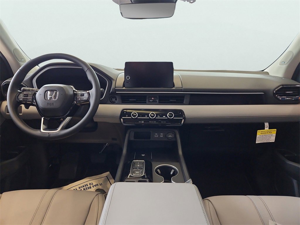New 2025 Honda Pilot Touring image 6