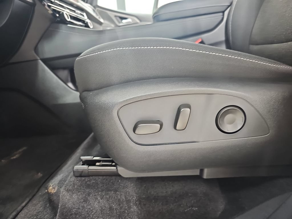 Certified 2024 Chevrolet Traverse LT AWD/4WD image 37