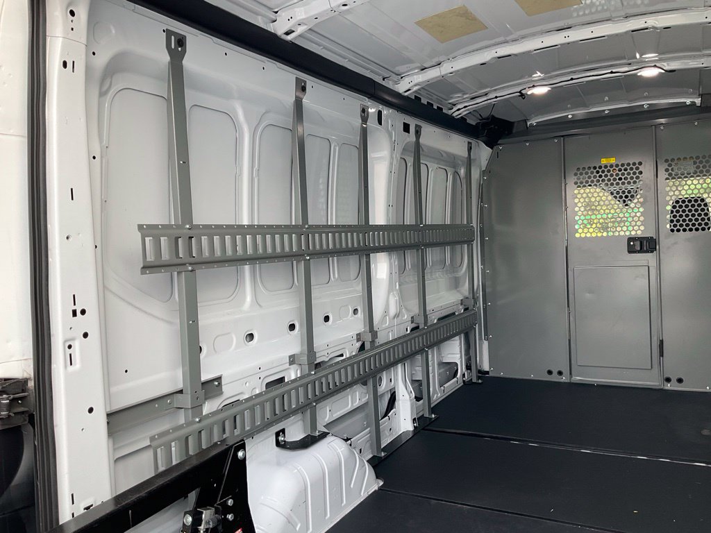 Used 2023 Ford E-Transit Medium Roof RWD image 17
