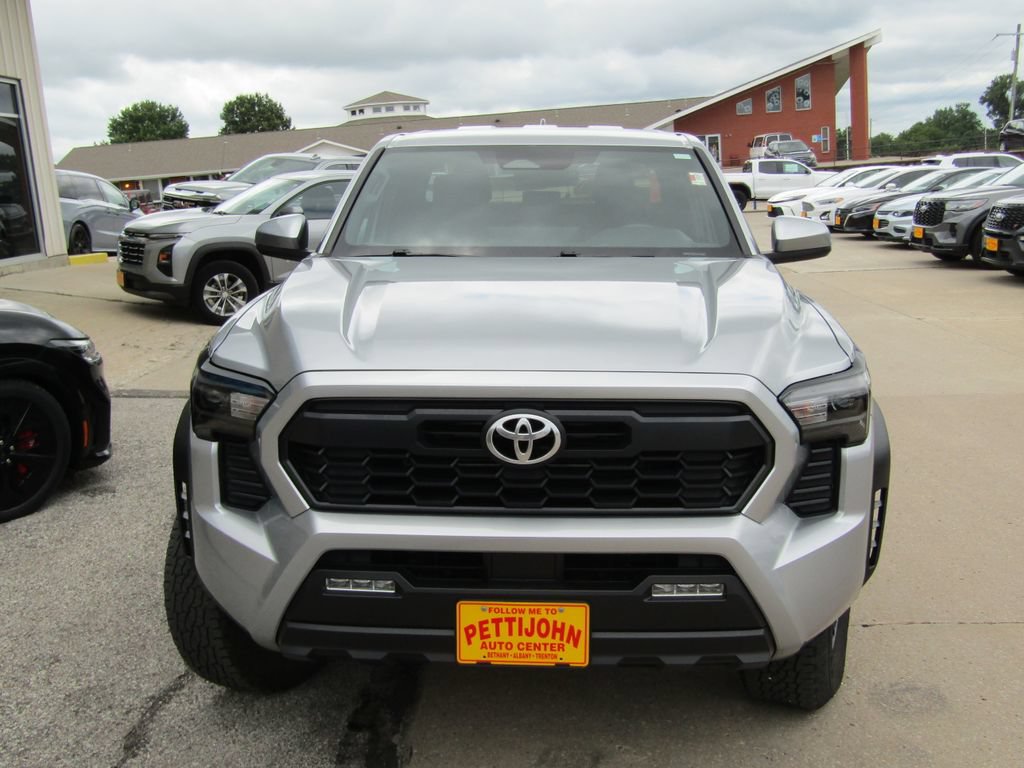 Used 2025 Toyota Tacoma TRD Off-Road AWD/4WD image 13