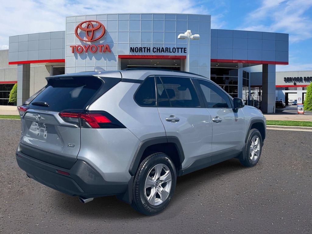 Used 2025 Toyota RAV4 XLE w/ Convenience Package FWD image 8