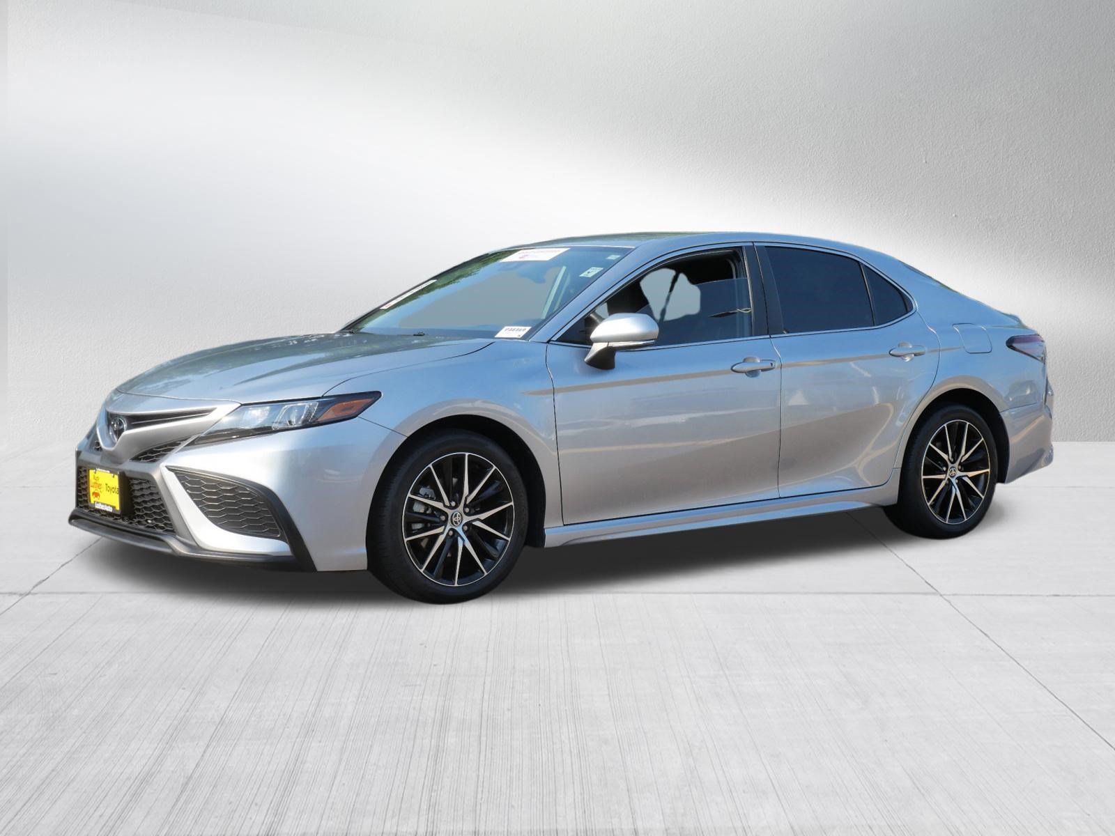 Certified 2024 Toyota Camry SE w/ Convenience Package FWD image 3