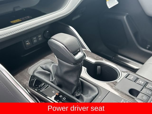 New 2026 Toyota Highlander Limited image 17