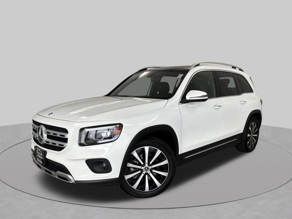 Used 2023 Mercedes-Benz GLB 250 image 2