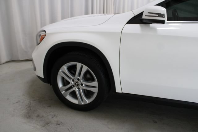 Used 2020 Mercedes-Benz GLA 250 4MATIC w/ Premium Package image 33