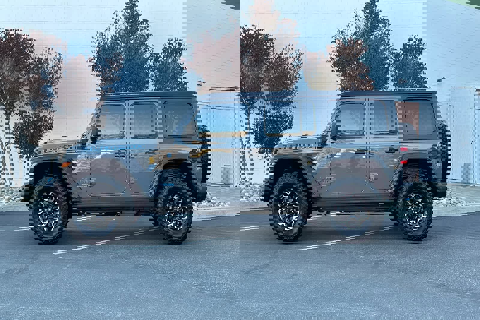 Used 2021 Jeep Wrangler Unlimited Rubicon 4xe w/ Cold Weather Group image 9