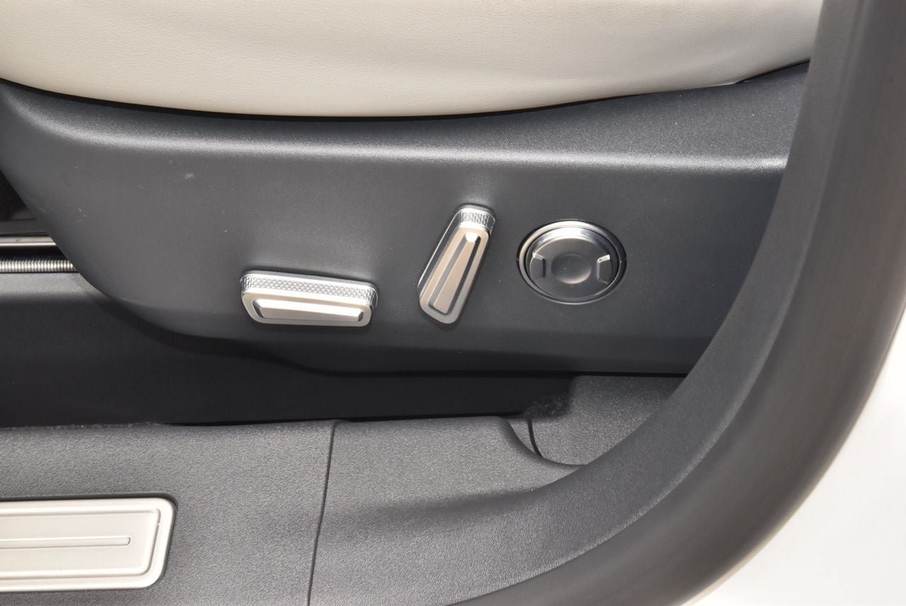 New 2026 Lincoln Nautilus Premier AWD/4WD image 35