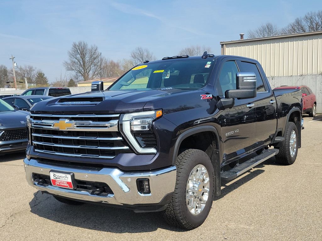 Used 2024 Chevrolet Silverado 2500 LTZ w/ LTZ Plus Package image 2