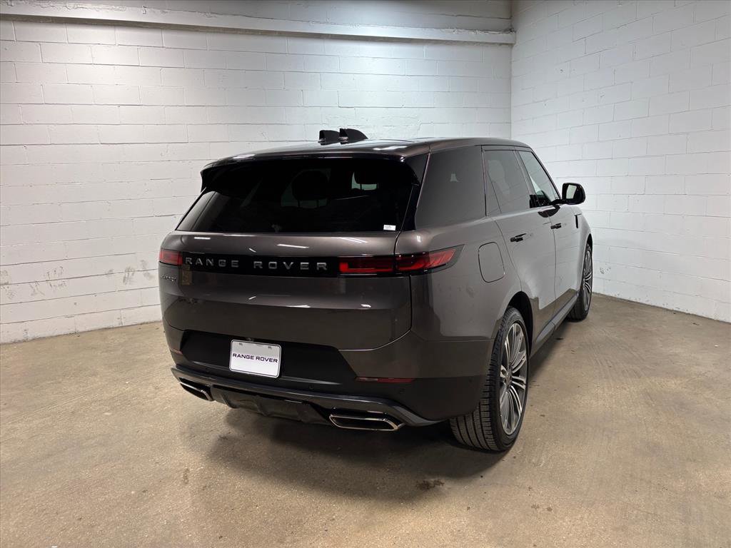 Used 2024 Land Rover Range Rover Sport SE image 7