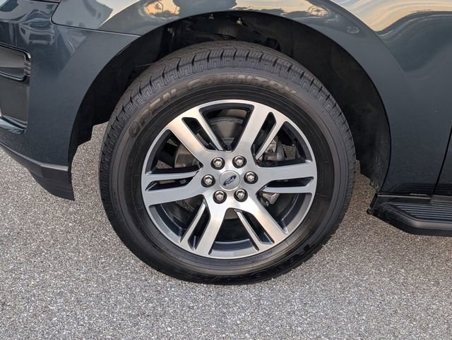 Used 2024 Ford Expedition XLT image 4