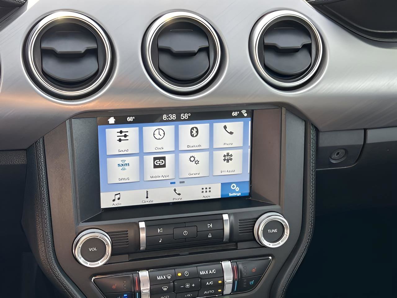 Used 2018 Ford Mustang Premium image 18