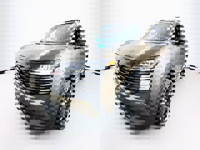 New 2026 Nissan Kicks SR w/ Cold Weather Package