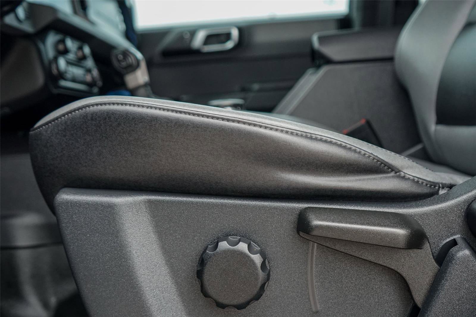 Used 2024 Ford Bronco Black Diamond image 22