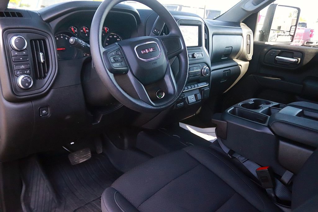 Used 2025 GMC Sierra 2500 Pro AWD/4WD image 16