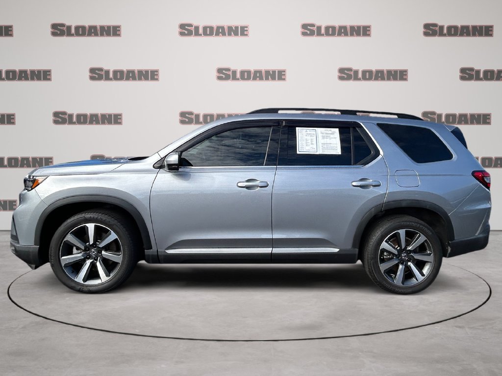 Certified 2025 Honda Pilot Touring image 2