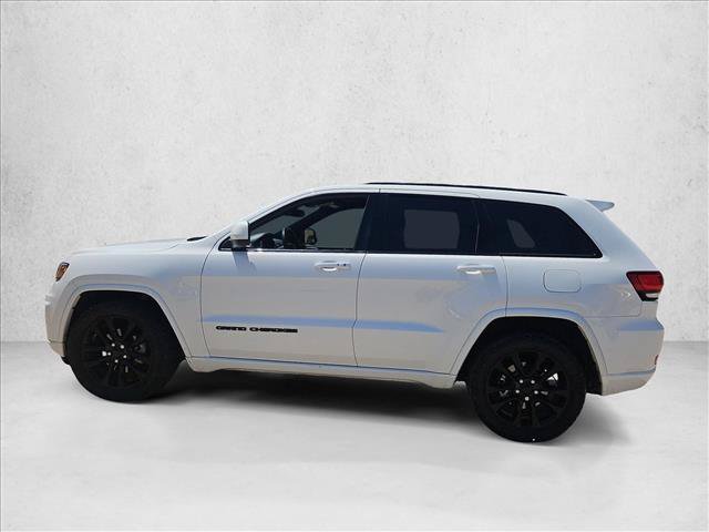 Used 2020 Jeep Grand Cherokee Altitude RWD image 17