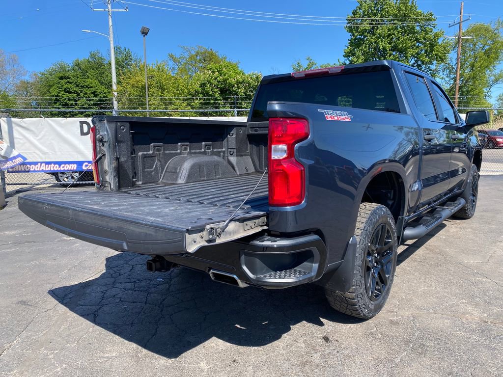 Used 2021 Chevrolet Silverado 1500 Custom Trail Boss w/ LPO, Dark Essentials Package AWD/4WD image 5