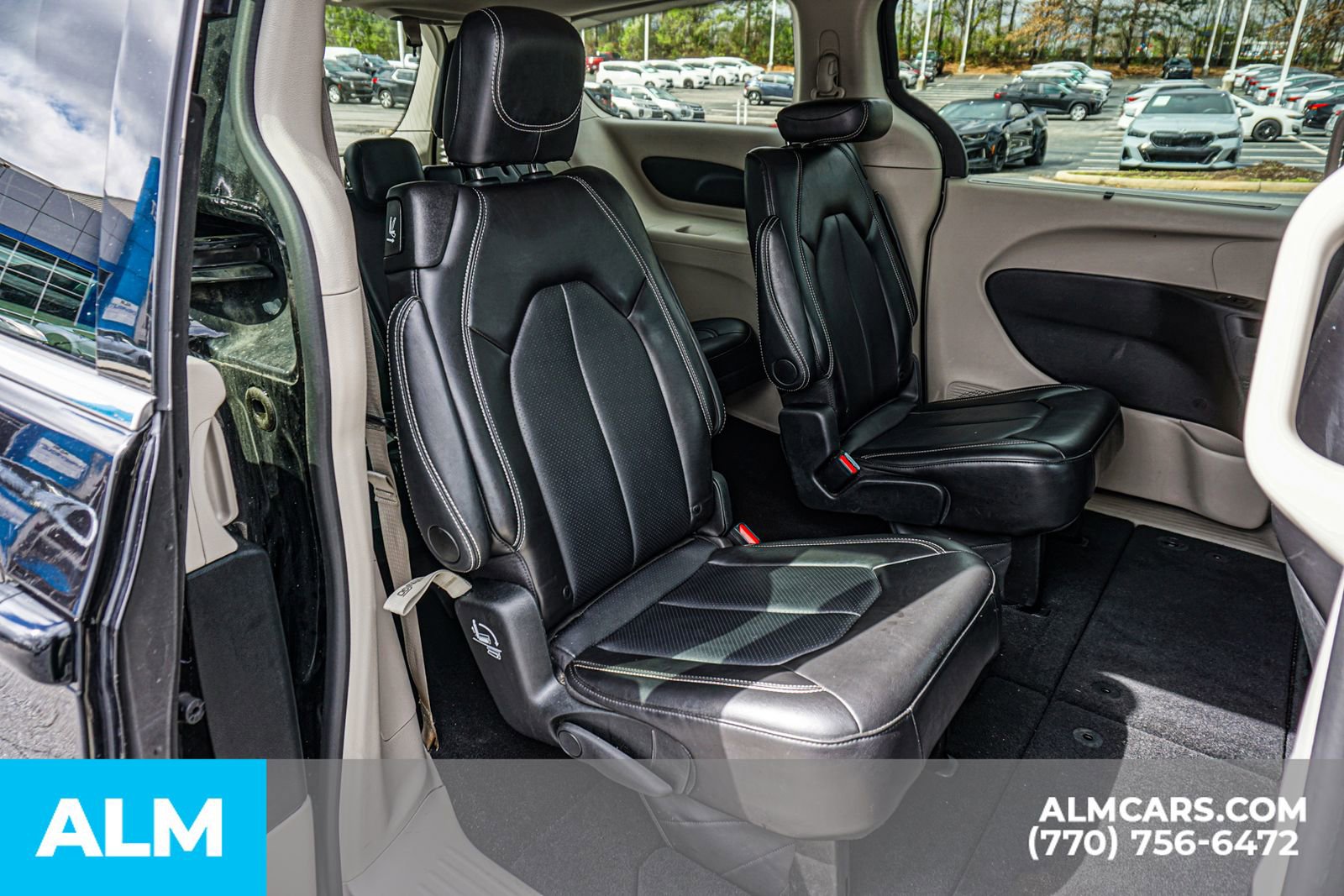 Used 2024 Chrysler Pacifica Touring-L image 25