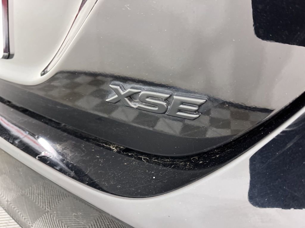Used 2021 Toyota Camry XSE image 4