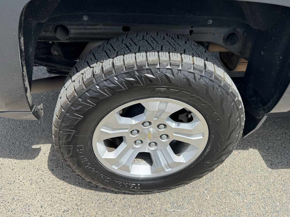 Used 2018 Chevrolet Silverado 1500 LT w/ All Star Edition AWD/4WD image 38