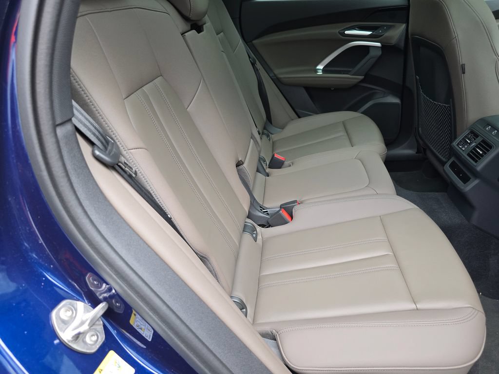 Certified 2025 Audi Q5 Premium w/ Convenience Package AWD/4WD image 24