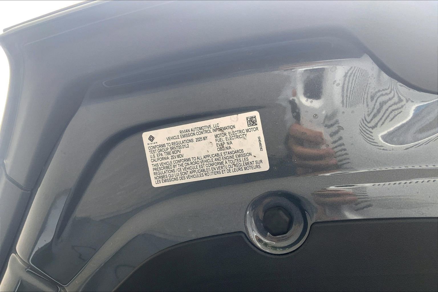 Used 2025 Rivian R1S Adventure AWD/4WD image 32