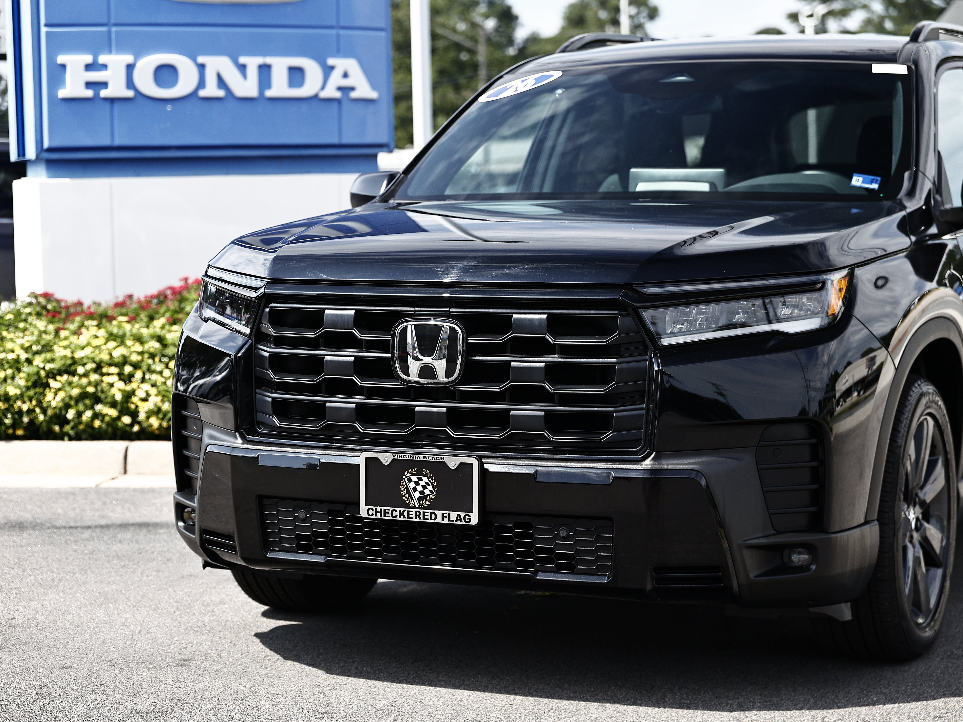 Used 2026 Honda Pilot Sport image 2