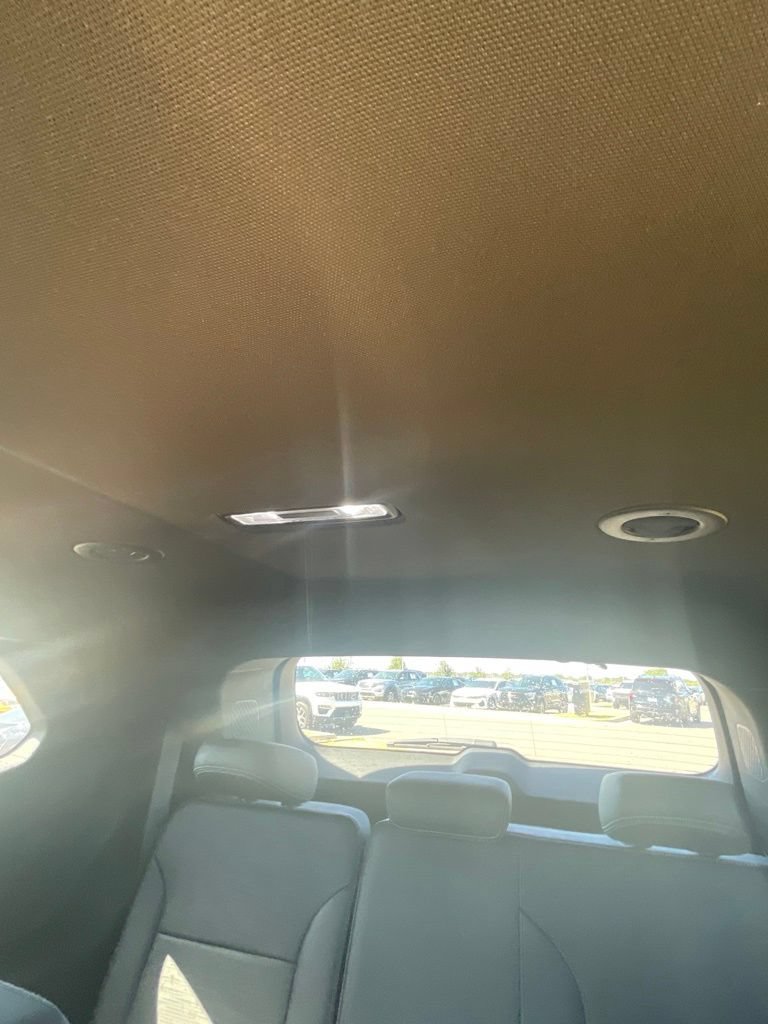 Used 2025 Buick Enclave Sport Touring FWD image 25