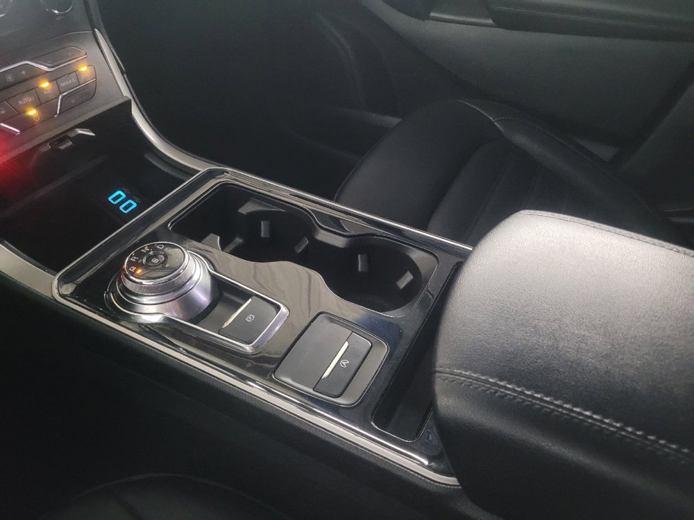 Used 2020 Ford Edge SEL w/ Cold Weather Package AWD/4WD image 26