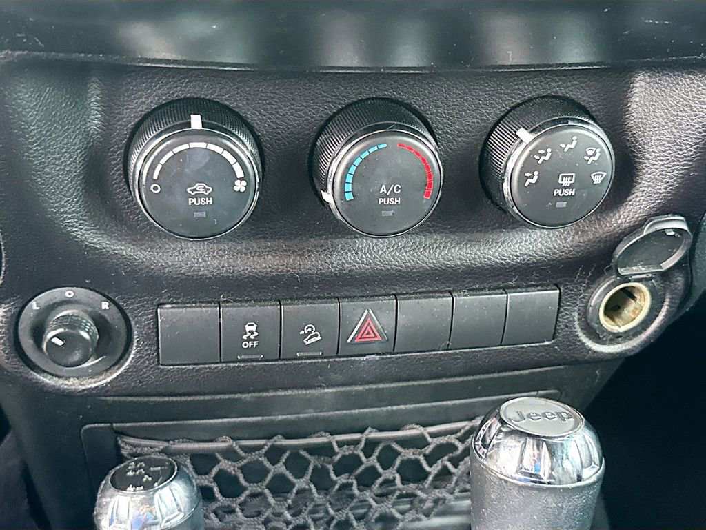 Used 2018 Jeep Wrangler Unlimited Sport S AWD/4WD image 14