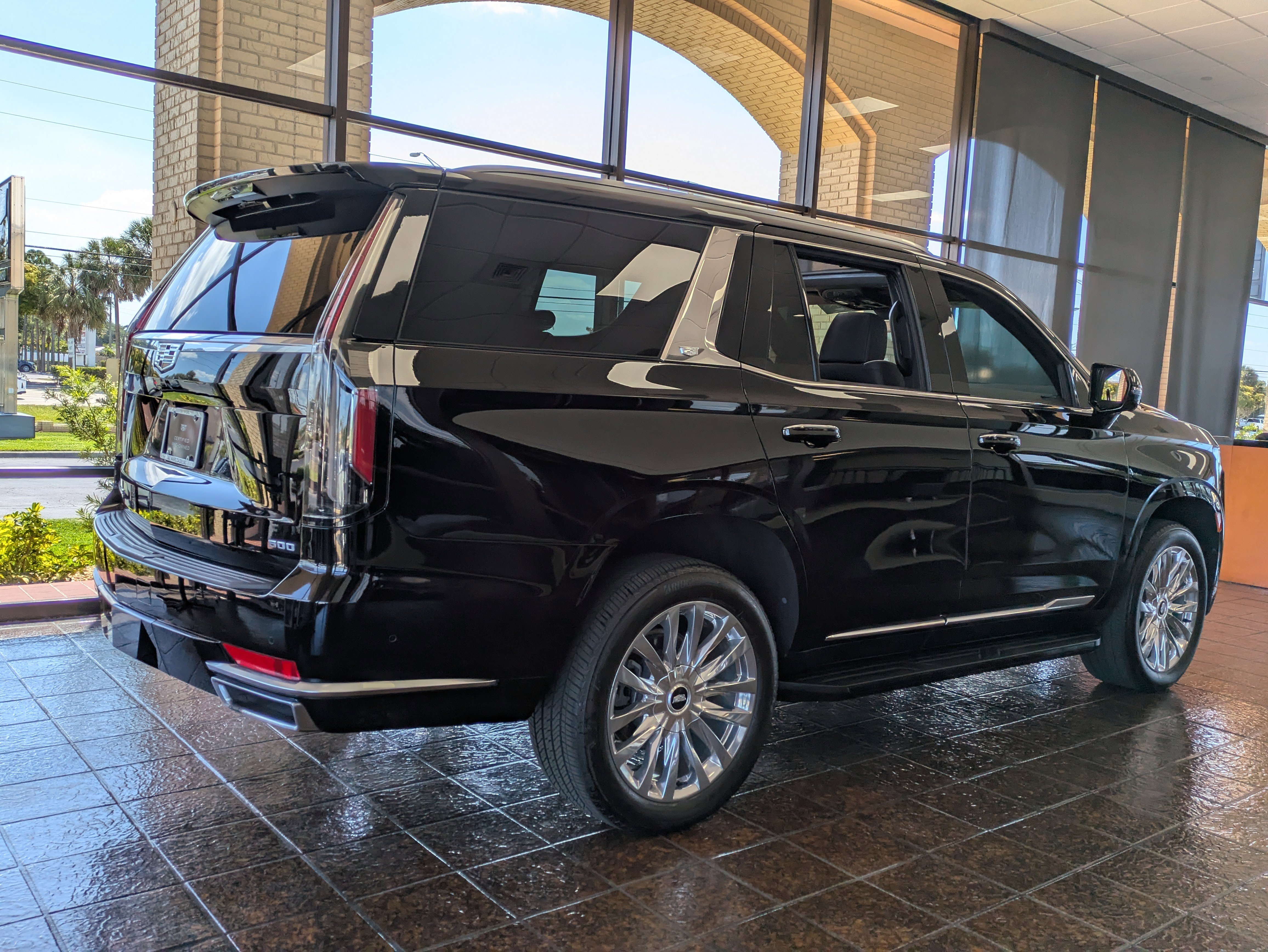 Certified 2024 Cadillac Escalade Premium Luxury AWD/4WD image 5