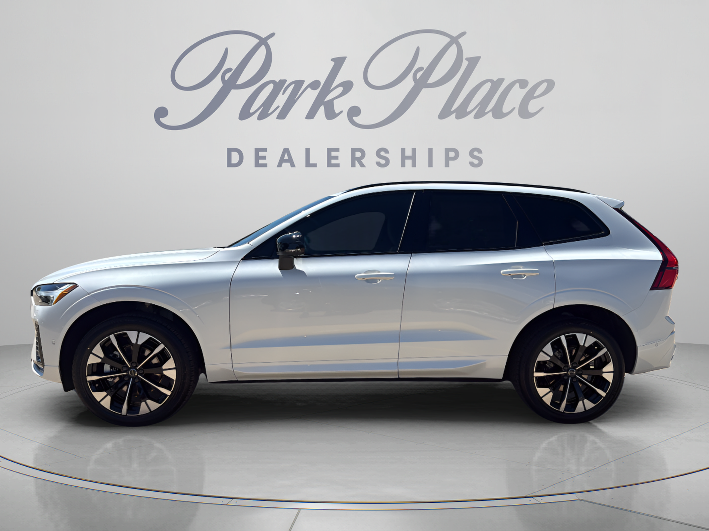 New 2027 Volvo XC60 B5 Plus AWD/4WD image 2