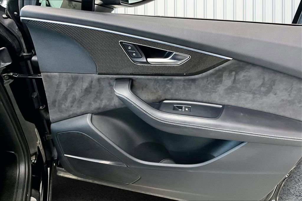 Used 2021 Audi SQ7 Premium Plus w/ Executive Package image 31