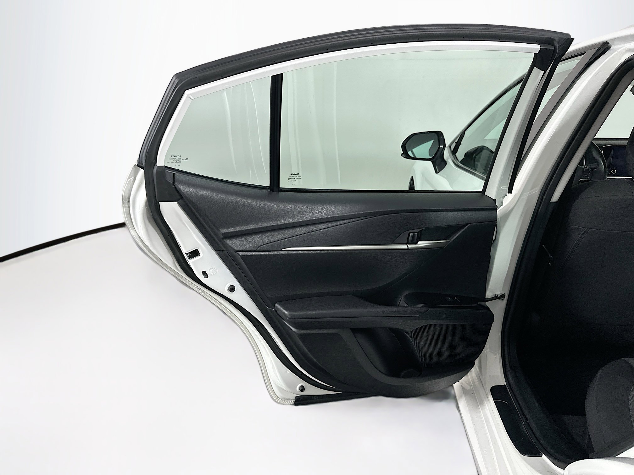 Used 2025 Toyota Camry LE image 26