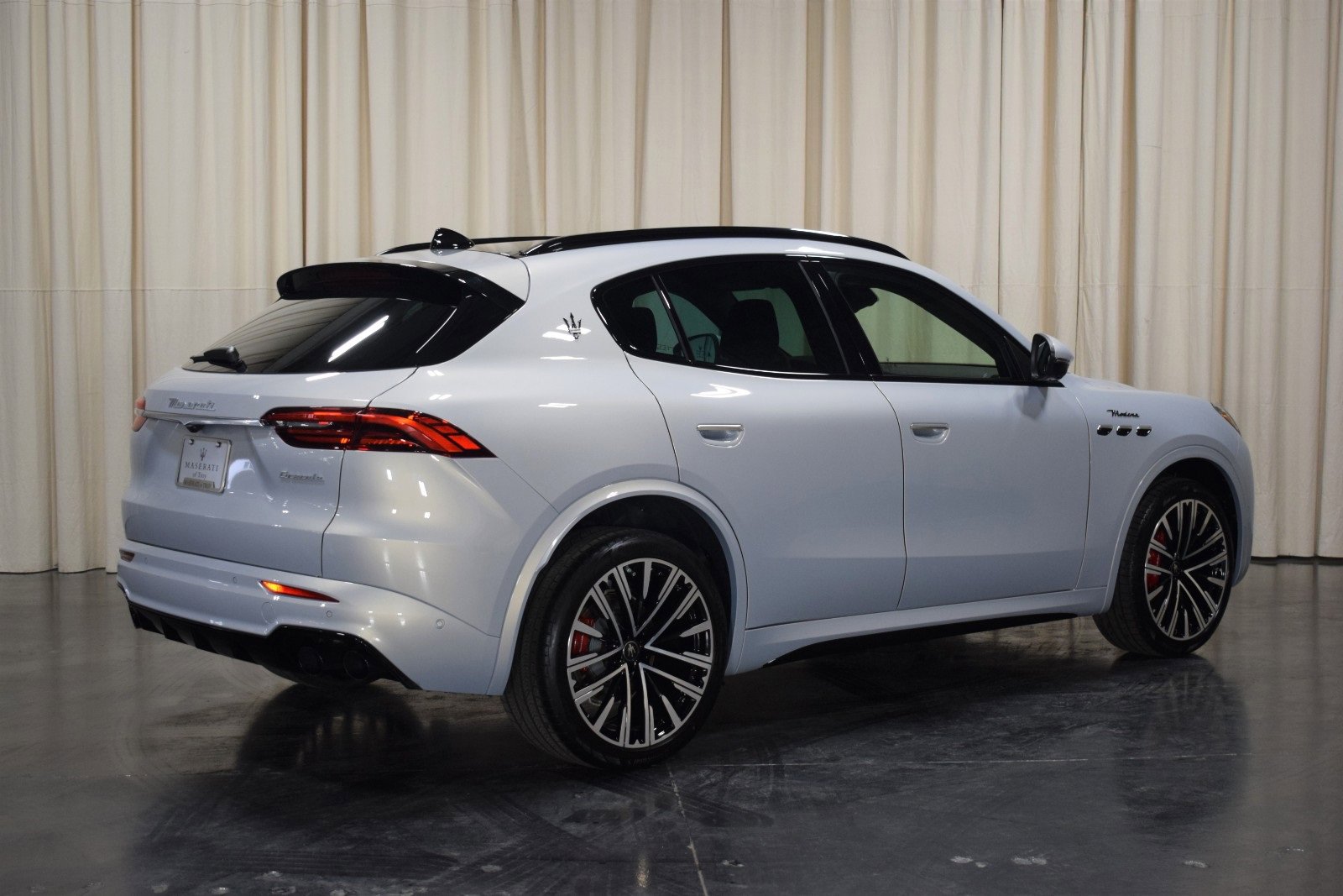 New 2024 Maserati Grecale Modena image 10