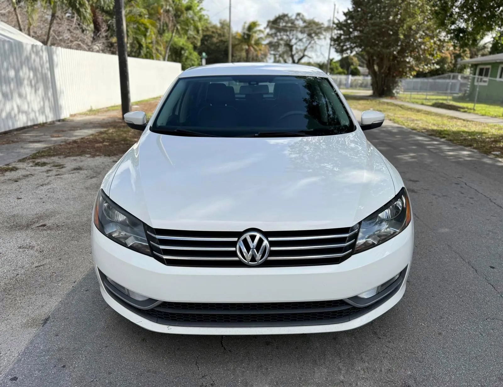 Used 2015 Volkswagen Passat 1.8T Limited Edition image 4