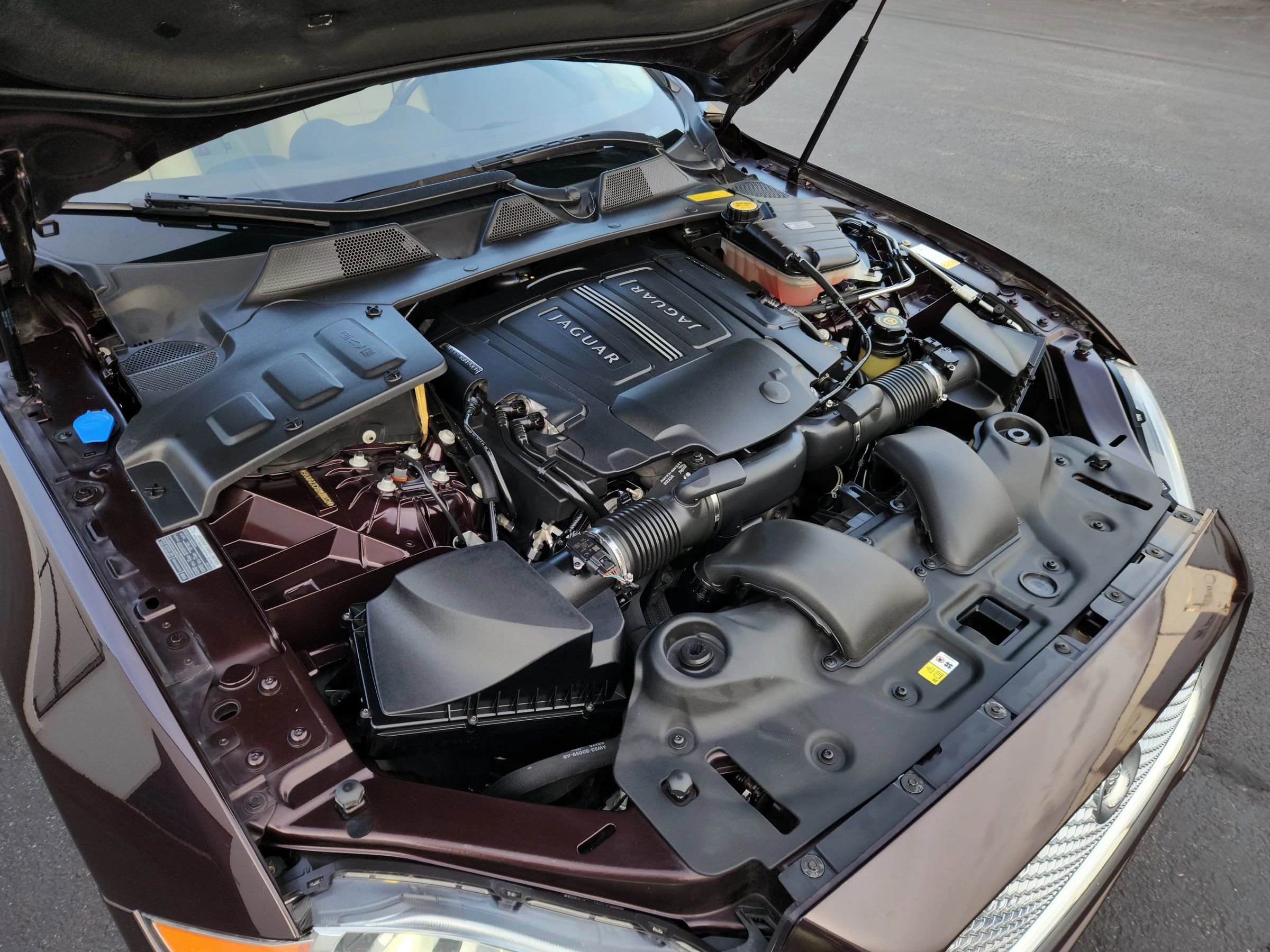 Used 2011 Jaguar XJ L Supersport RWD image 28