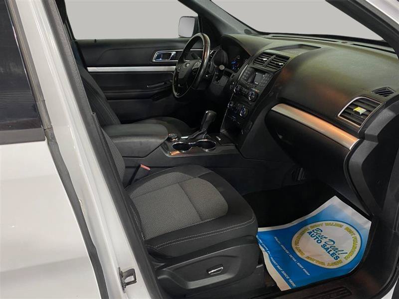 Used 2016 Ford Explorer XLT AWD/4WD image 24
